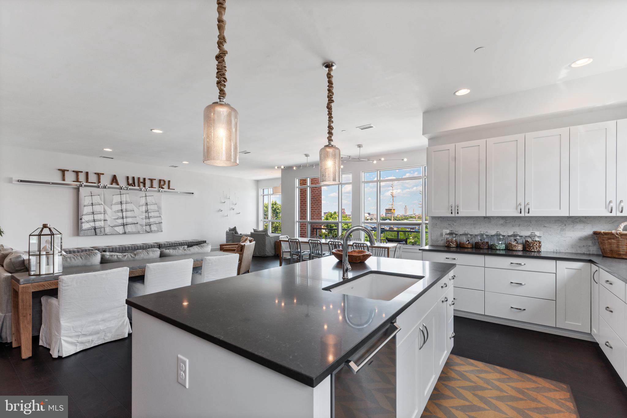 SOCIETY HILL - Residential
