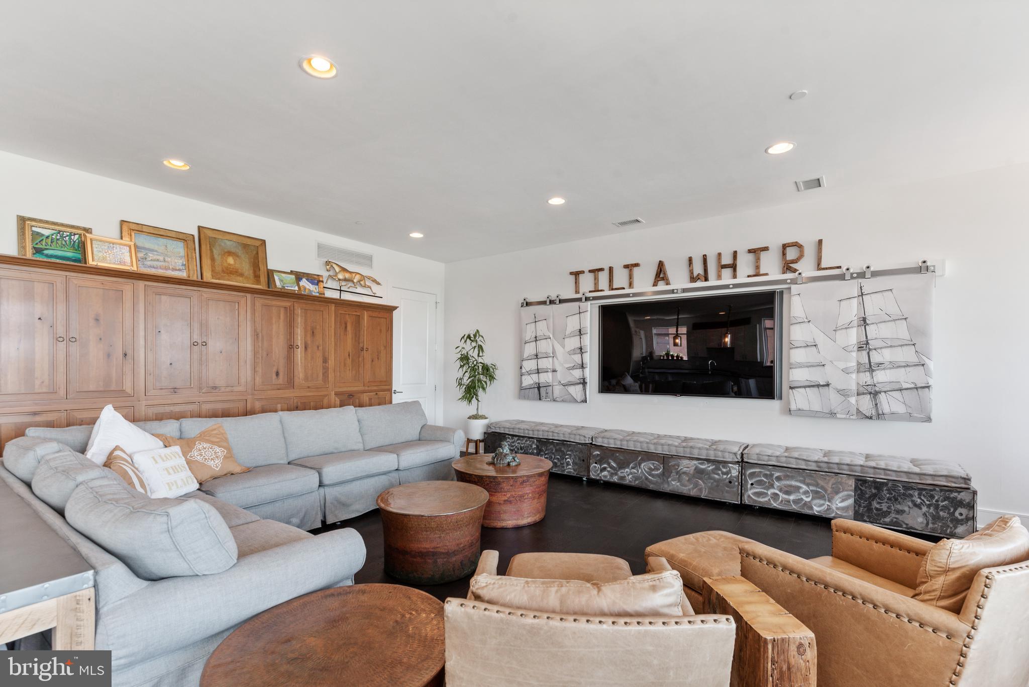SOCIETY HILL - Residential