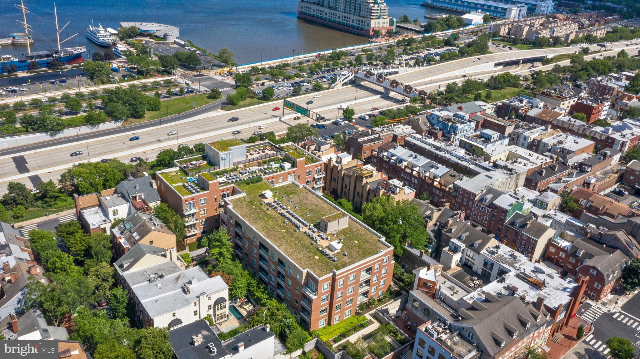 SOCIETY HILL - Residential