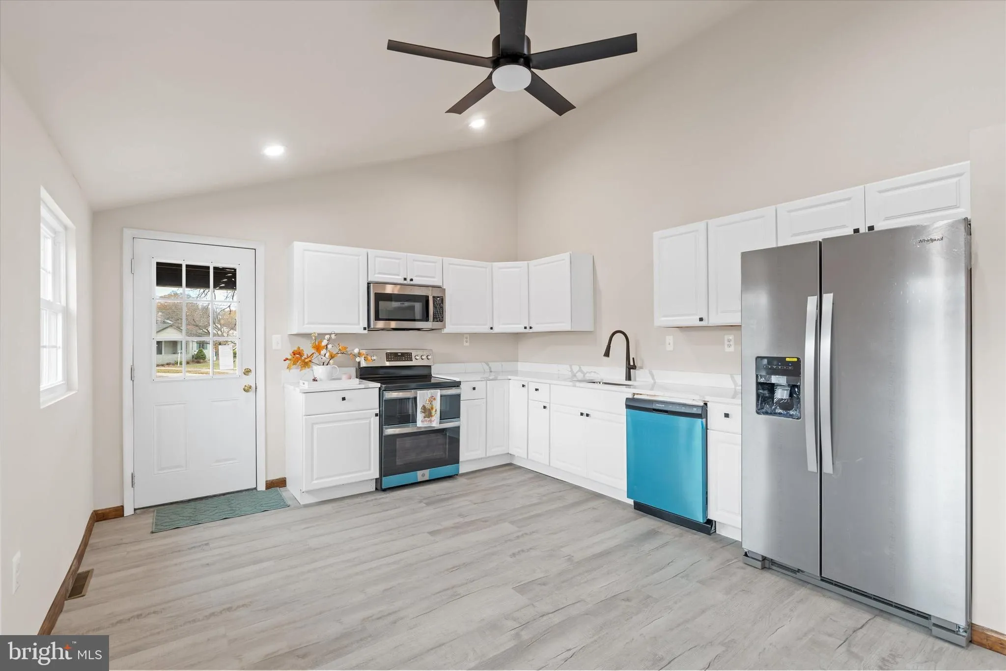 Newark, Delaware 19713, United States, 3 Bedrooms Bedrooms, ,2 BathroomsBathrooms,Residential,Pending,31008