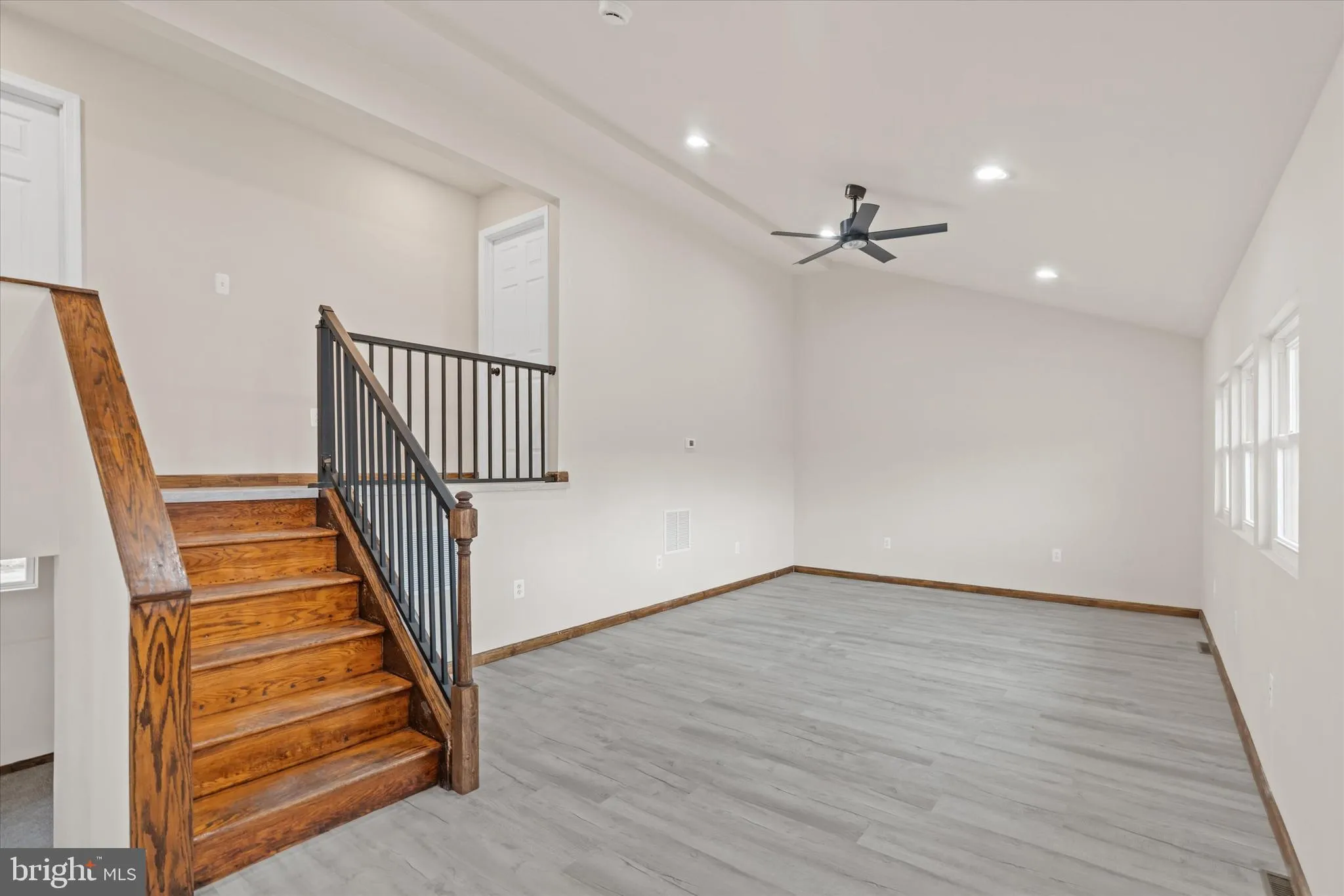 Newark, Delaware 19713, United States, 3 Bedrooms Bedrooms, ,2 BathroomsBathrooms,Residential,Pending,31008