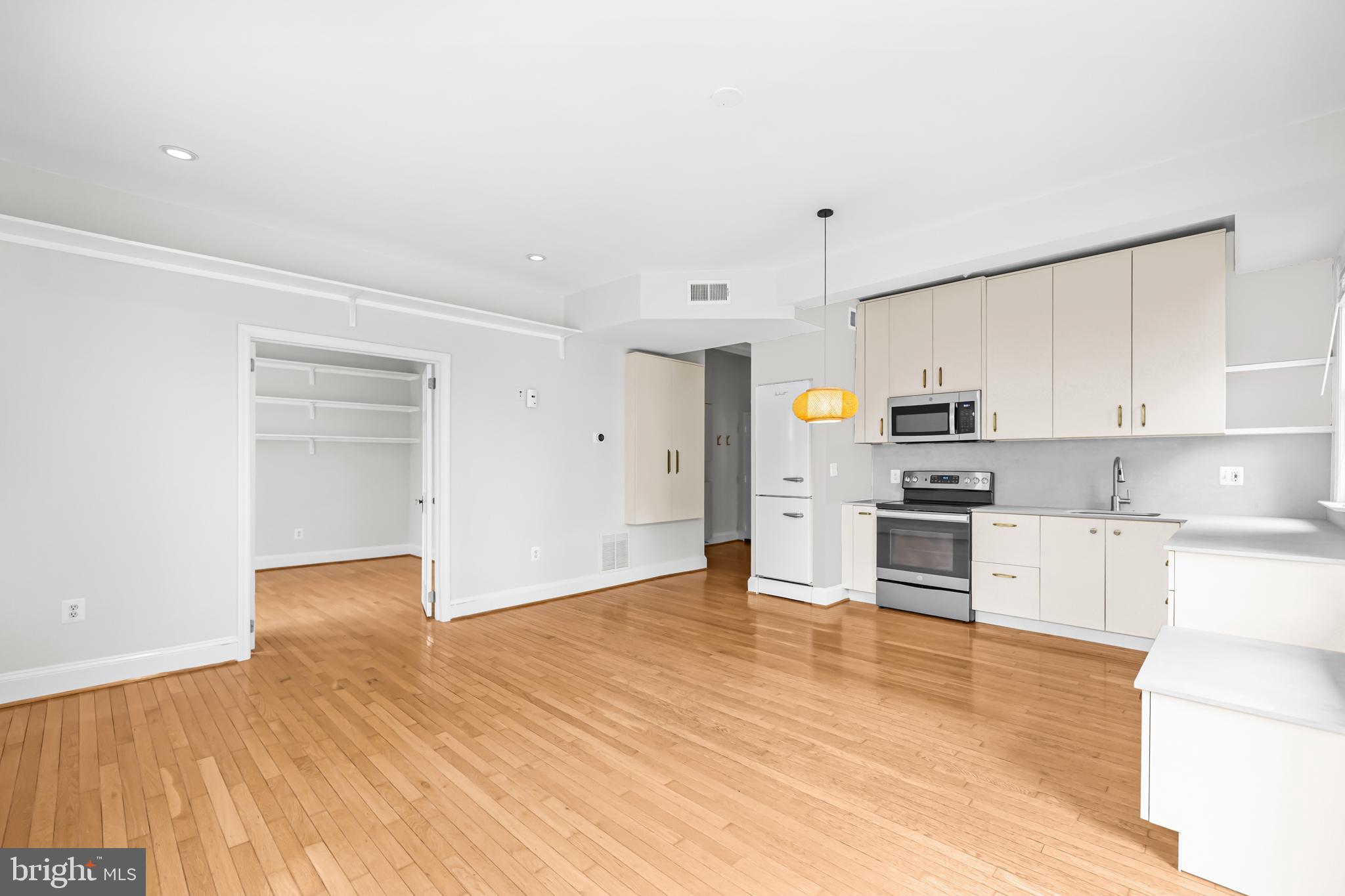 1401 COLUMBIA ROAD NW 205