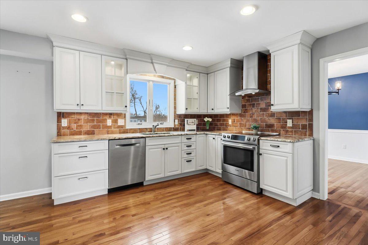 11 N WILLIAMSON ROAD