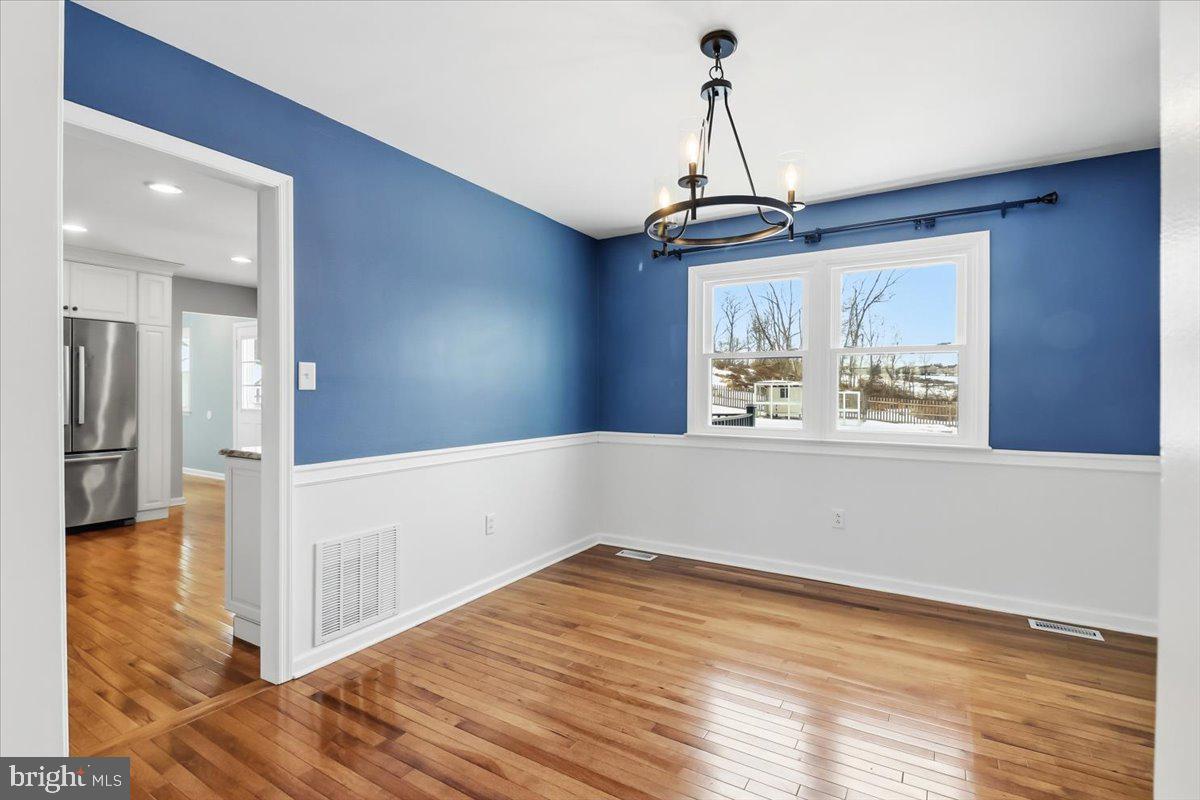 11 N WILLIAMSON ROAD