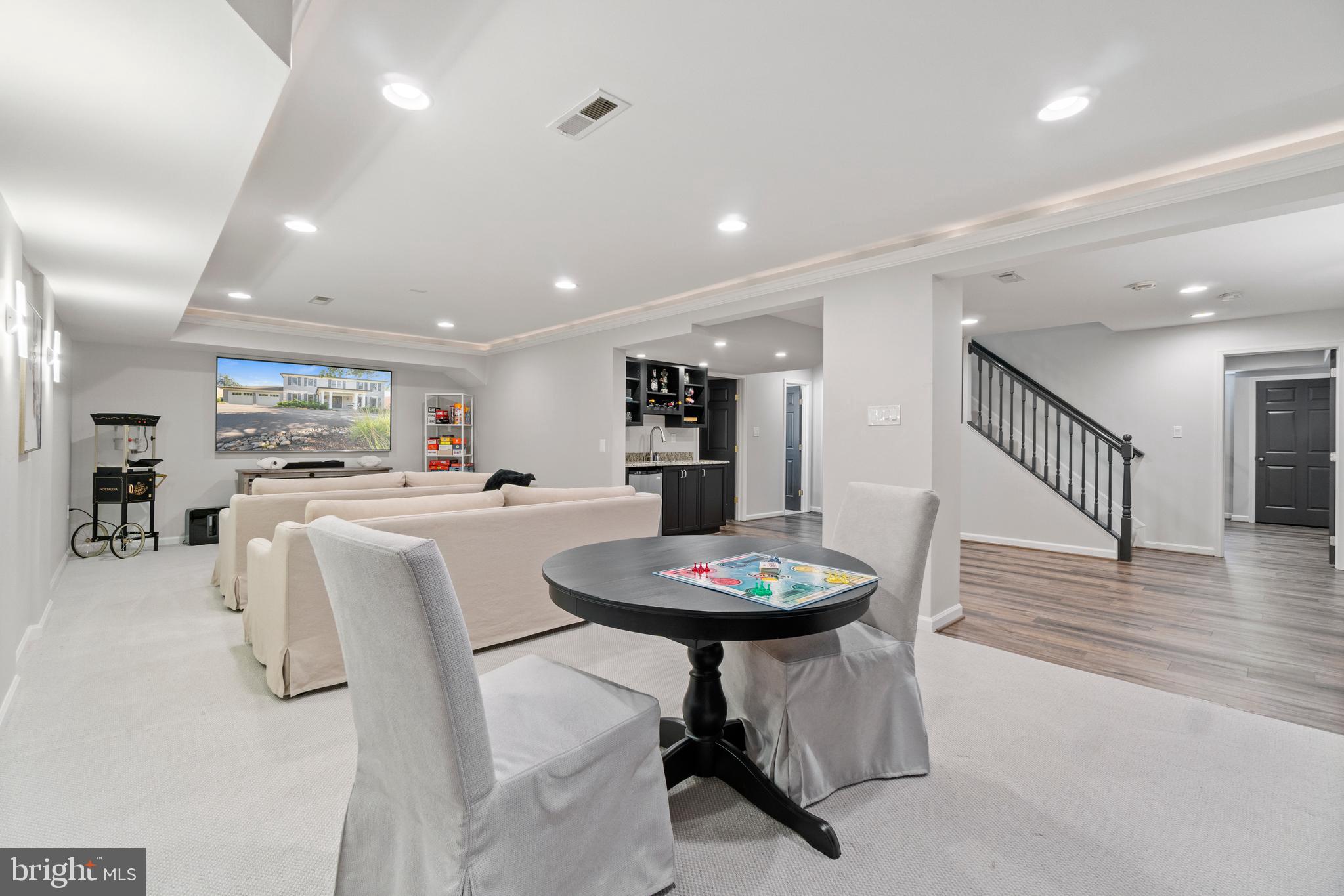 POTOMAC VILLAGE - Residential