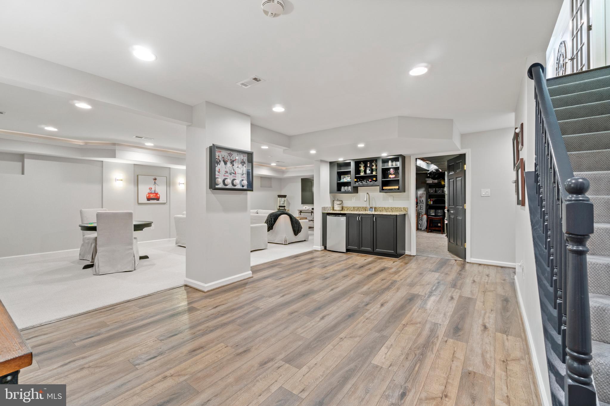 POTOMAC VILLAGE - Residential