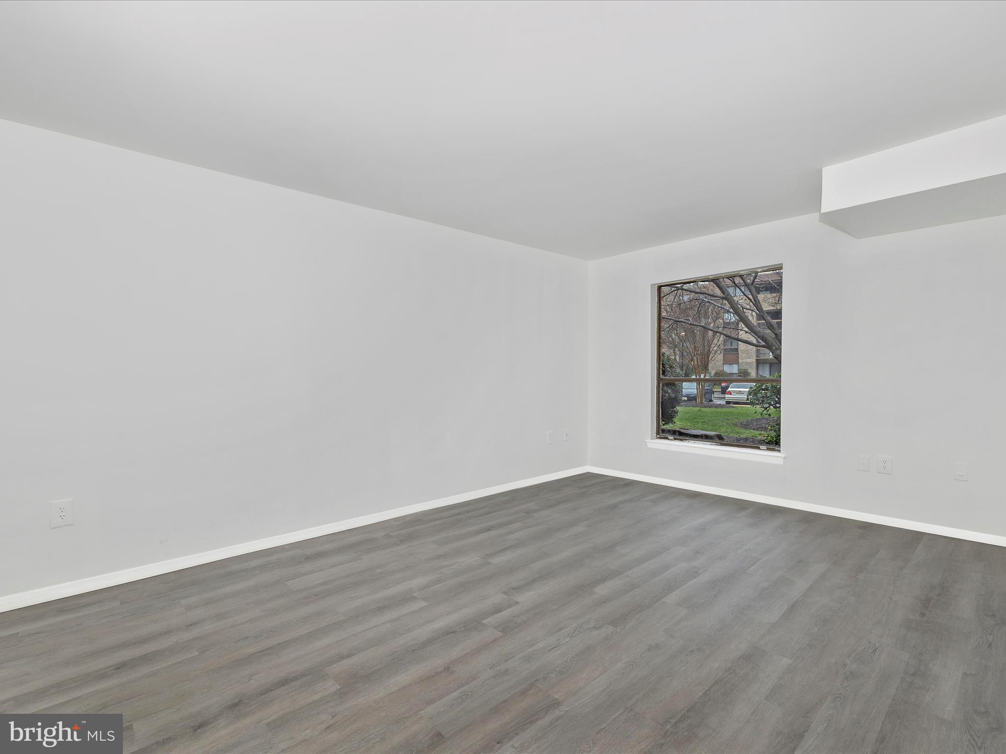 HYDE PARK - Residential