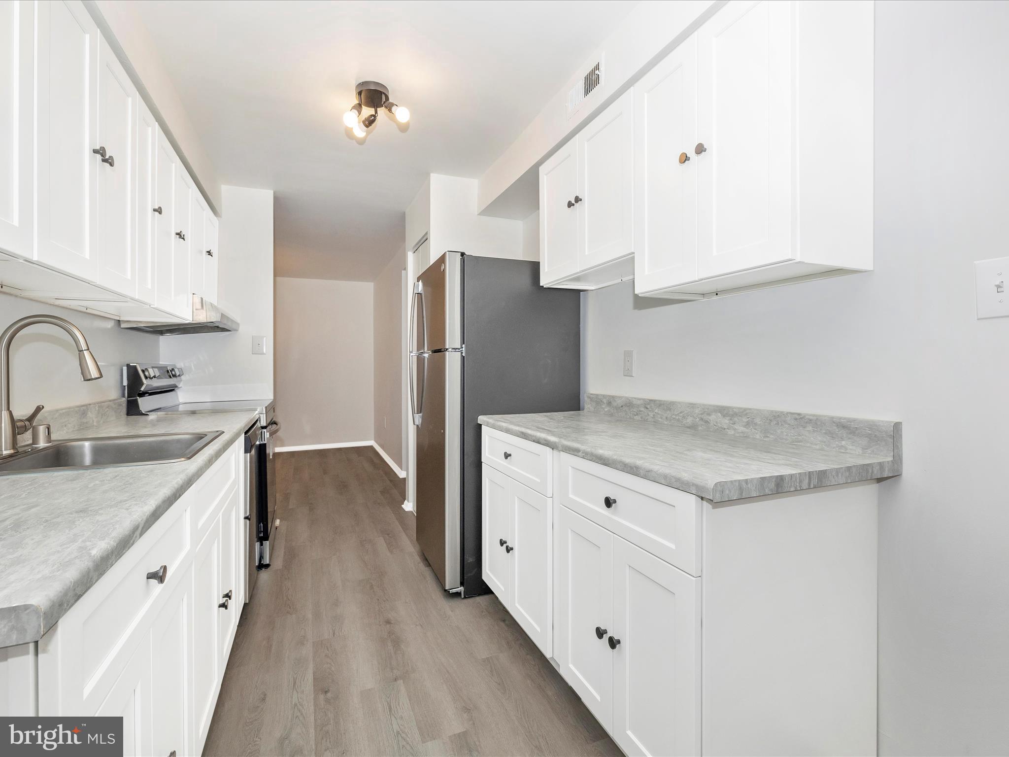 HYDE PARK - Residential