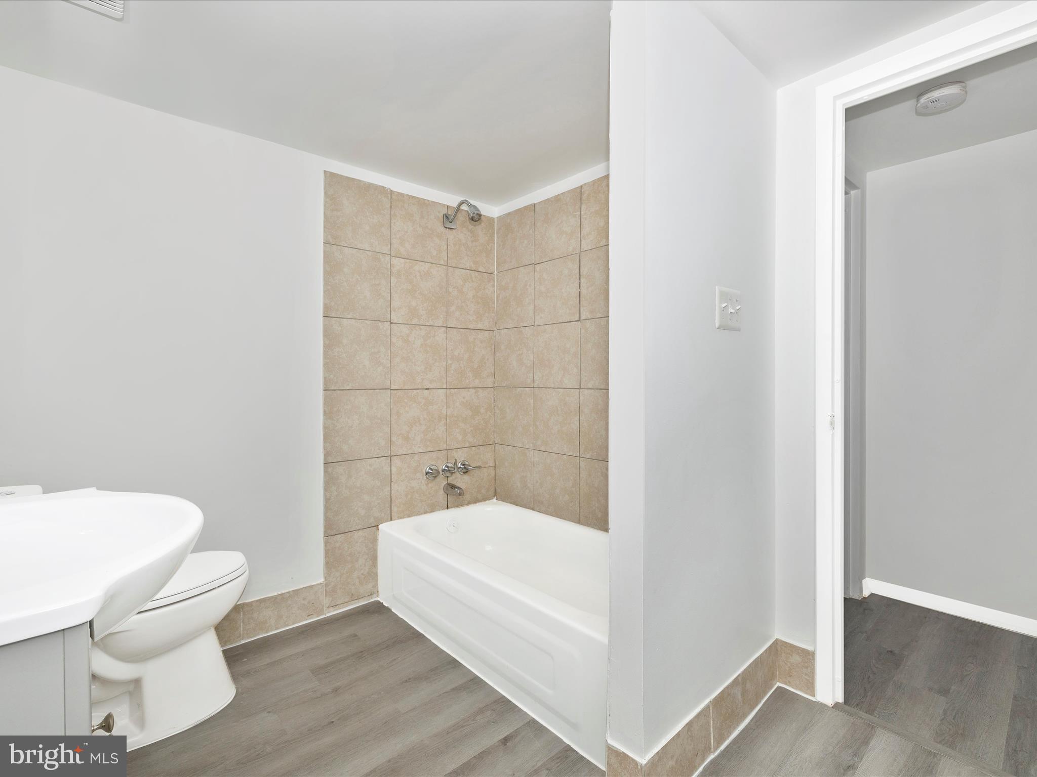 HYDE PARK - Residential