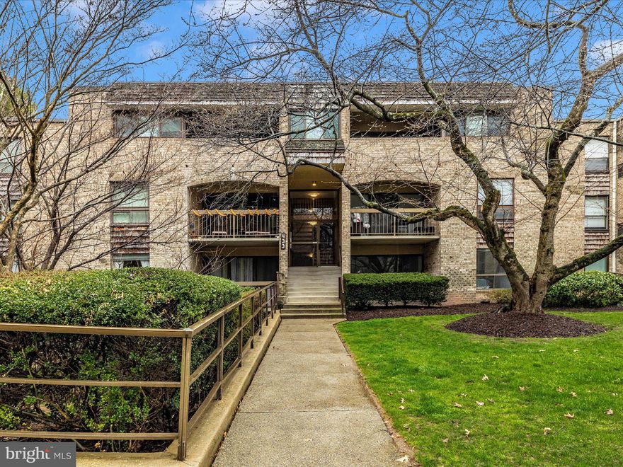 Price Improved! Welcome to this Bright, Fully Updated Condo
Discover modern living in this meticulously updated condo offering 947 sq ft of comfortable living space. Step inside to find a fresh ambiance with new floors, paint, and lighting fixtures throughout.

The spacious layout includes a large living room flooded with natural light, complemented by a sliding glass door leading to a private patio—an ideal spot for relaxation or entertaining guests. Adjacent is a separate dining room, perfect for intimate meals or gatherings.

The recently renovated kitchen boasts new cabinets, stainless steel appliances, and a sleek countertop with updated faucets. A flexible room off the kitchen offers versatility as a den, office, or additional eat-in area.

Retreat to the bedroom featuring a generous walk-in closet, while the updated full bath showcases a new floor and recently replaced bathroom vanity and sink, shower valves, shutoff valves, and fixtures. For added convenience, a new washer and dryer are included, and the water heater was replaced in September 2023.

Additional storage is available on the ground floor of the building, ensuring ample space for belongings. Parking is abundant, and the building offers security with locked access.

Enjoy community amenities such as a swimming pool, tennis courts, and playgrounds, enhancing your lifestyle. Plus, benefit from the convenience of nearby amenities including Costco, grocery stores, restaurants, shops, parks, entertainment, commuter routes, and public transportation.
Truly a gem in an unbeatable location! Don’t miss the opportunity to make this your new home.