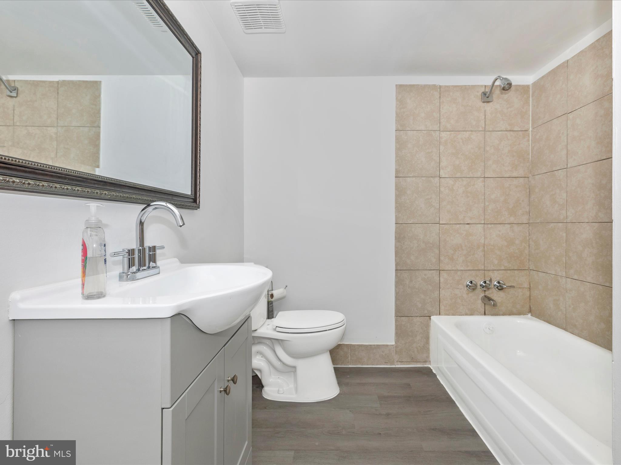 HYDE PARK - Residential