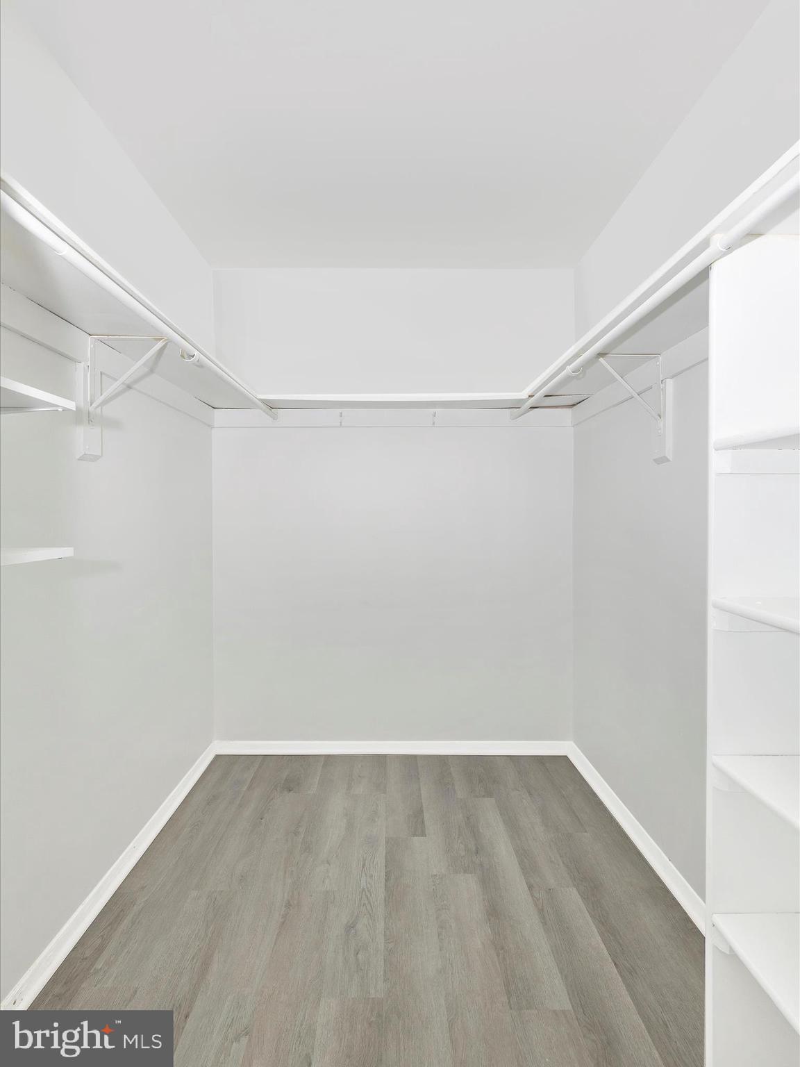 HYDE PARK - Residential