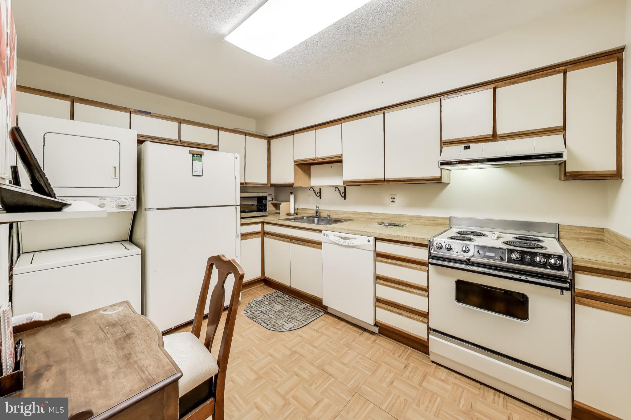 FAIRWAYS SOUTH - Residential