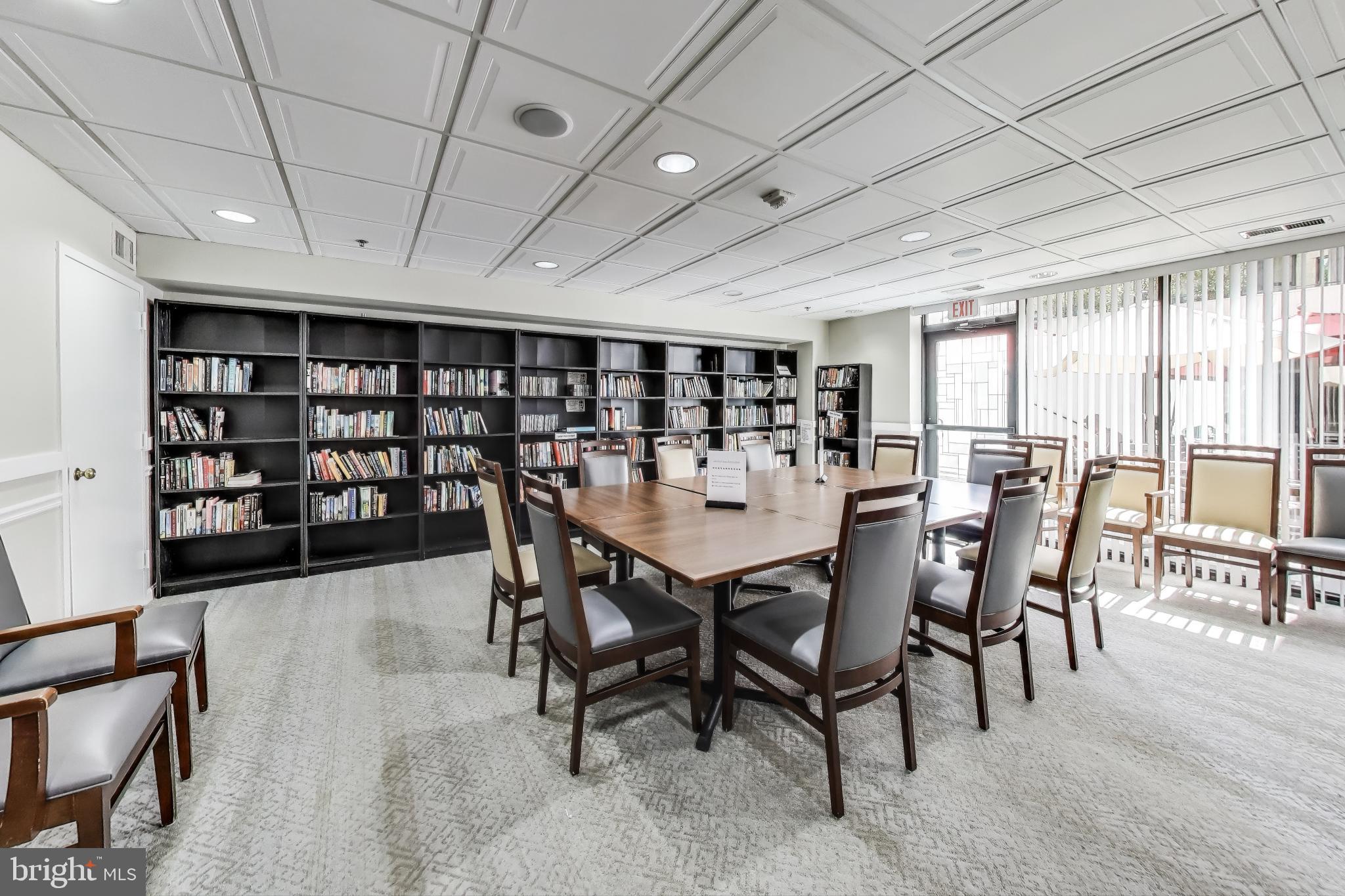 FAIRWAYS SOUTH - Residential