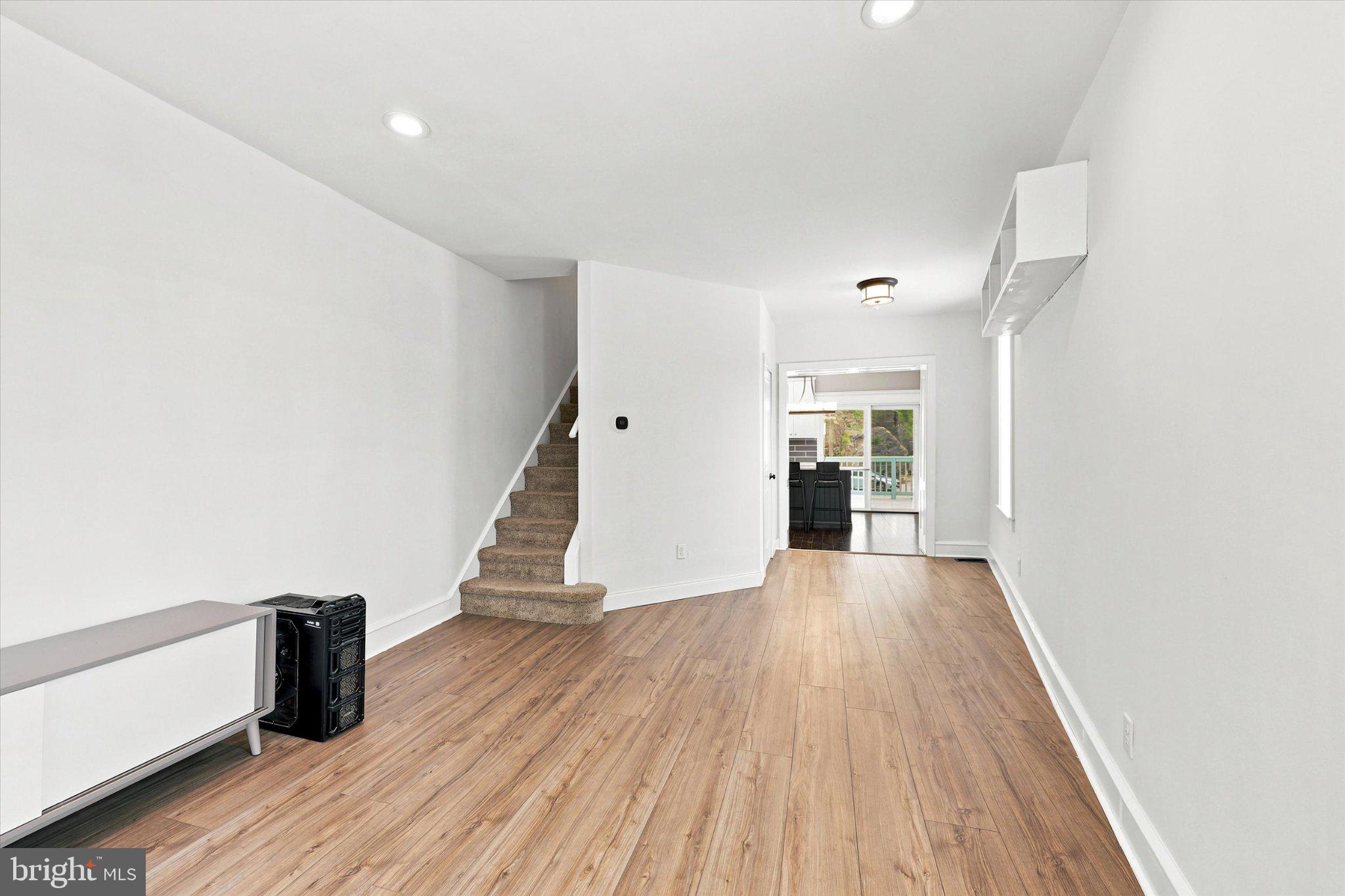 305 CARSON STREET