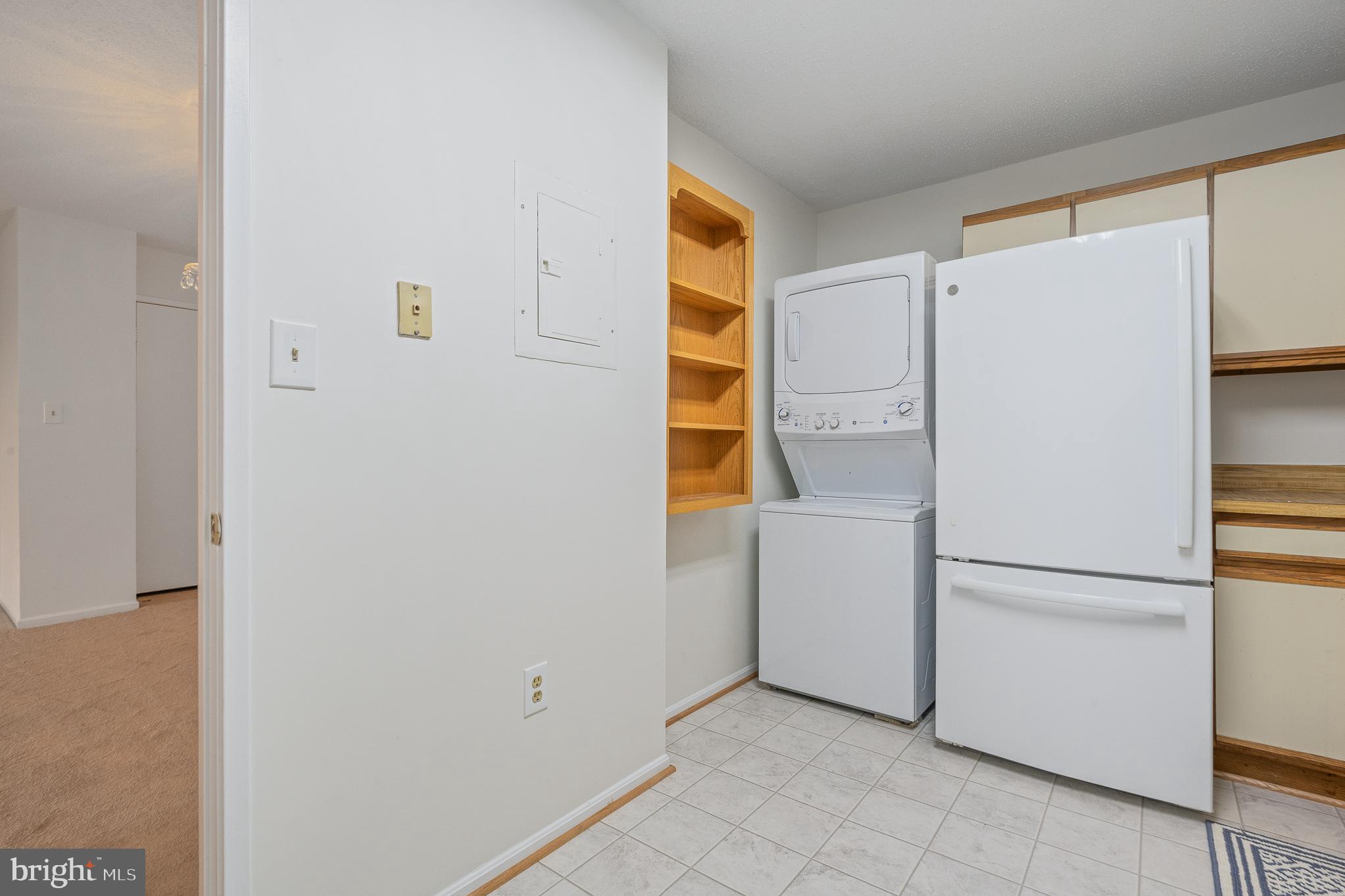 LEISURE WORLD - Residential