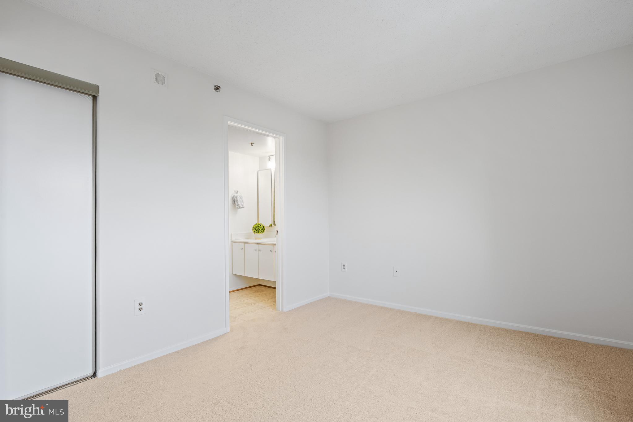 LEISURE WORLD - Residential