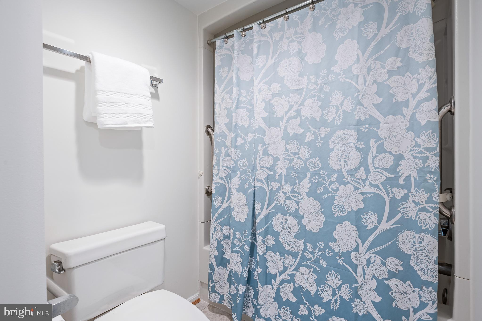 LEISURE WORLD - Residential