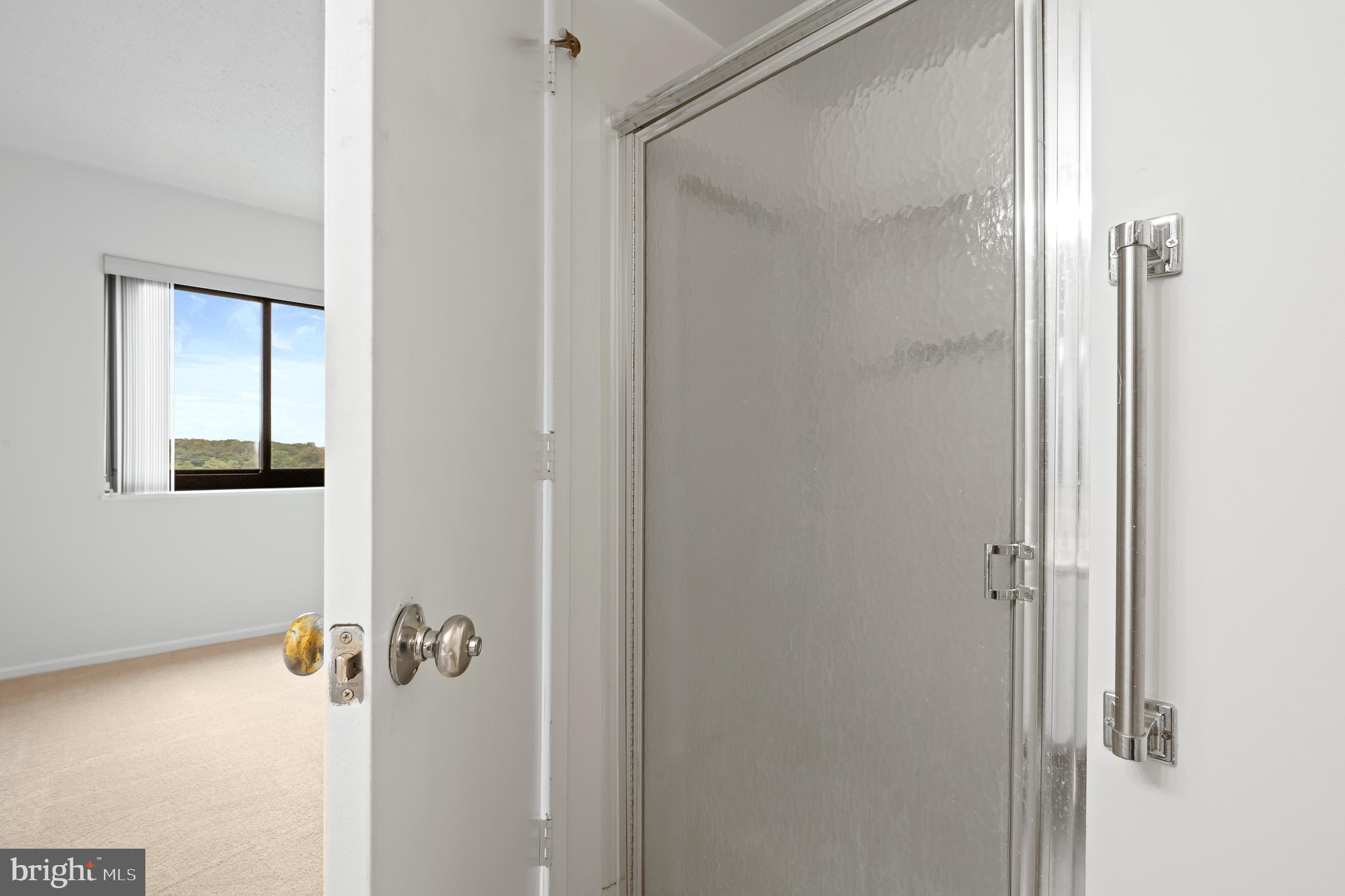 LEISURE WORLD - Residential