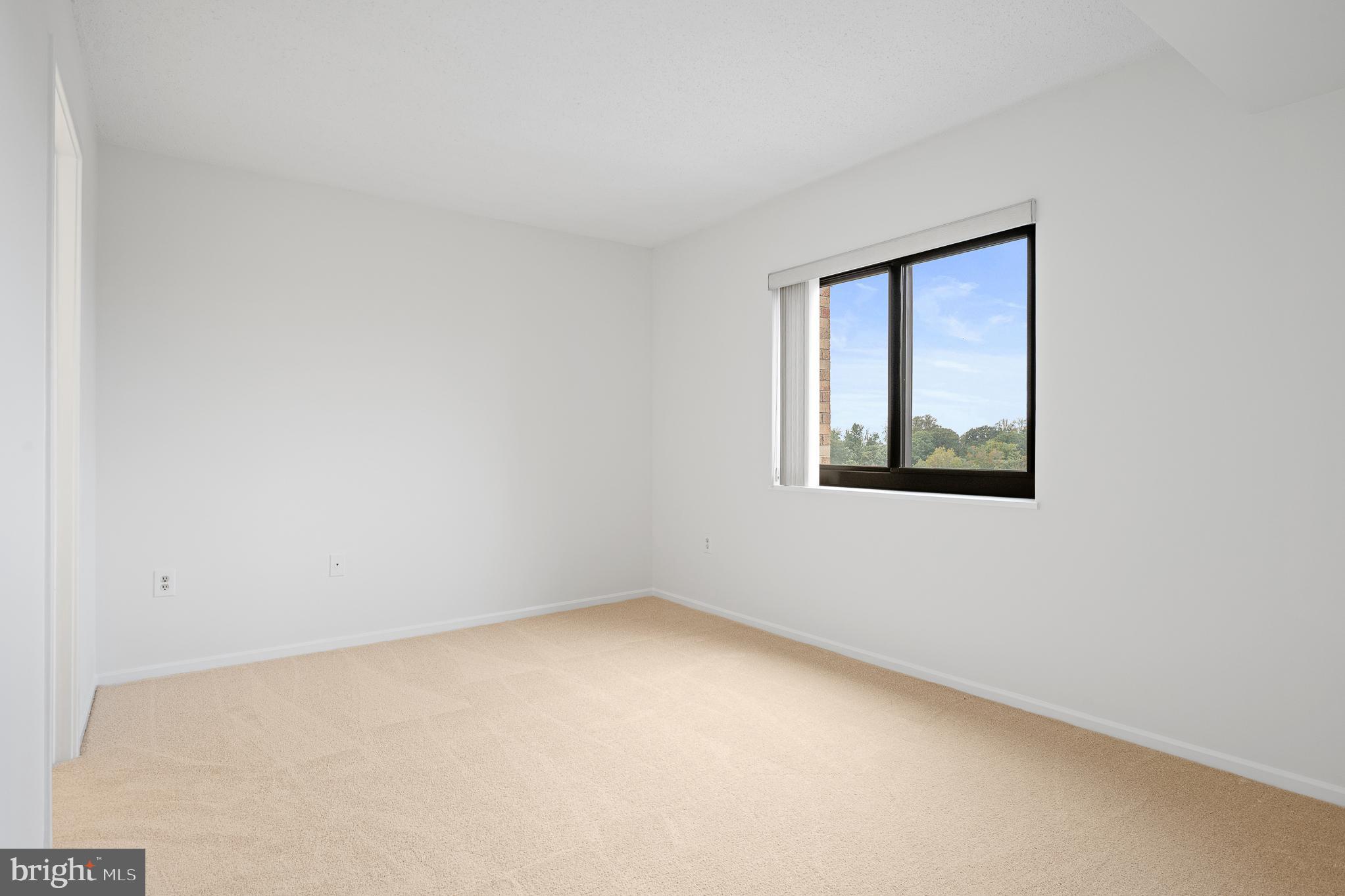 LEISURE WORLD - Residential