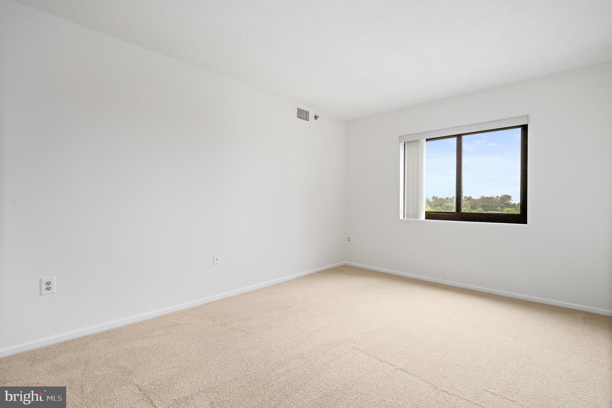 LEISURE WORLD - Residential