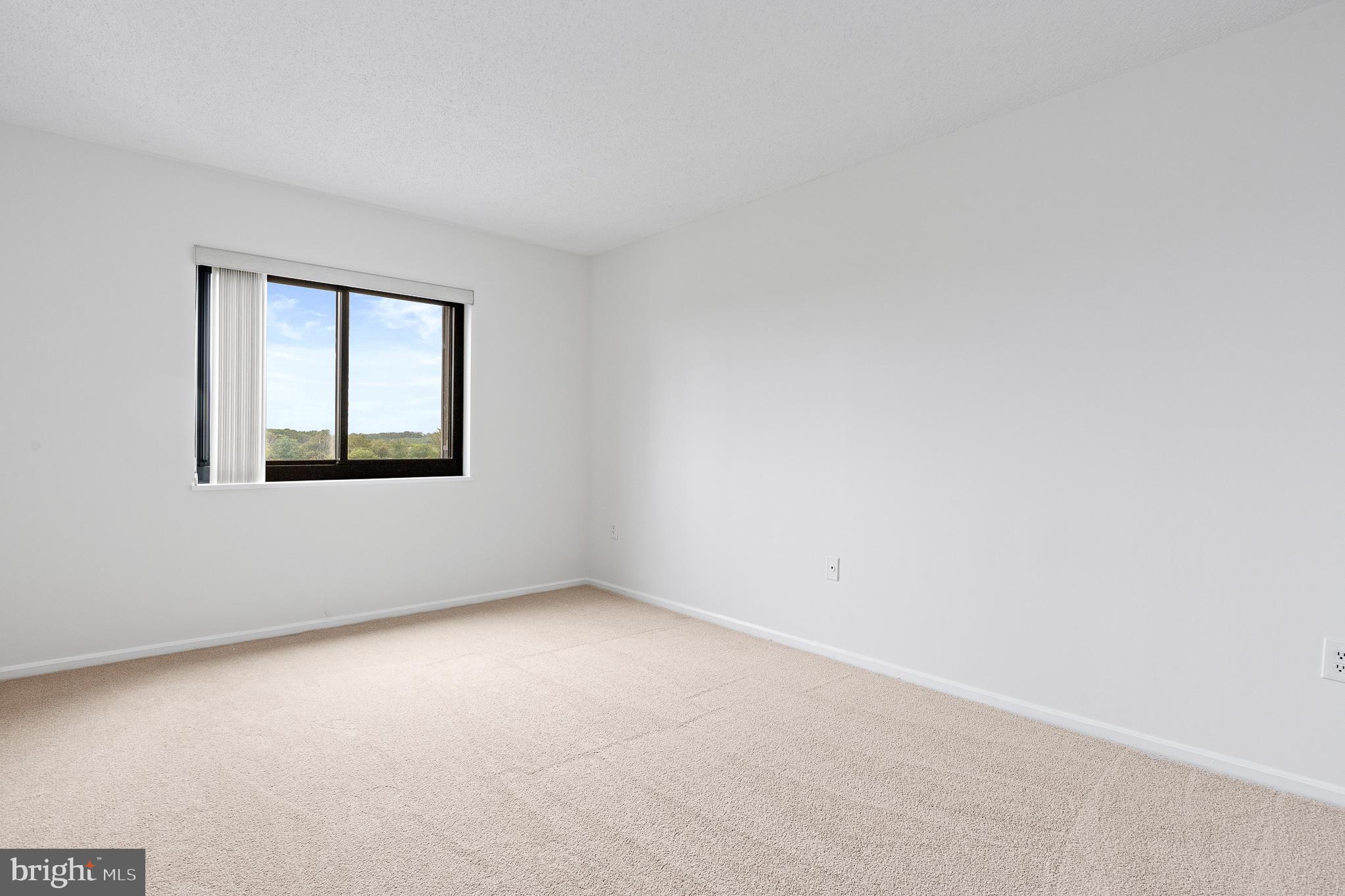 LEISURE WORLD - Residential