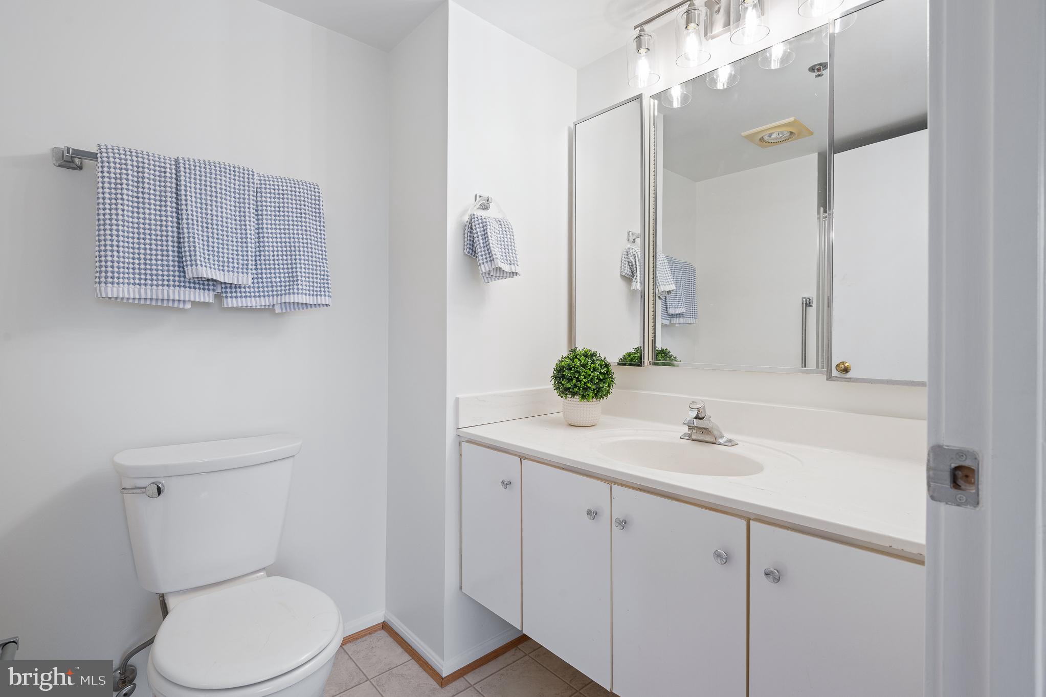 LEISURE WORLD - Residential