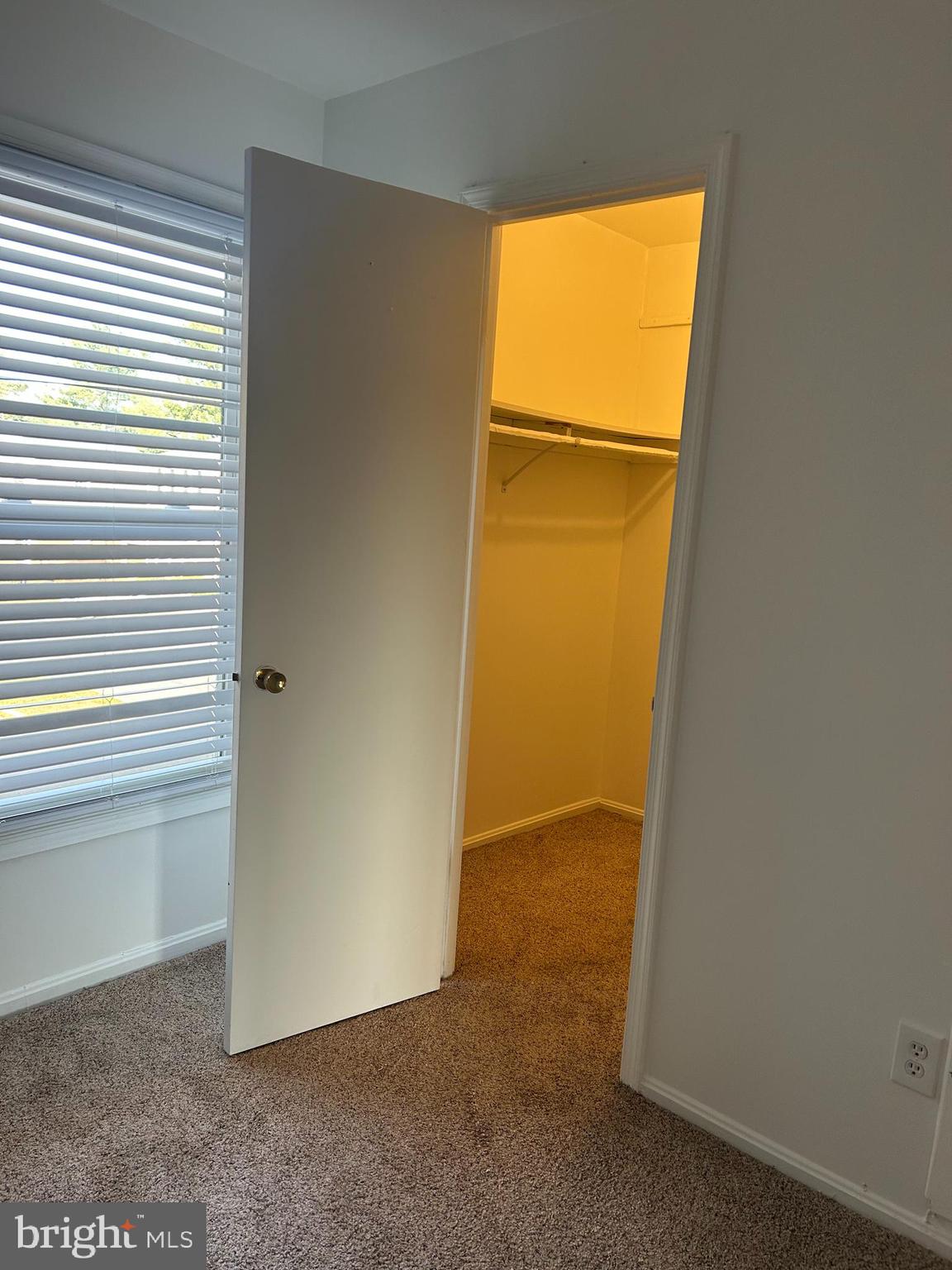 POTOMAC OAKS - Residential Lease