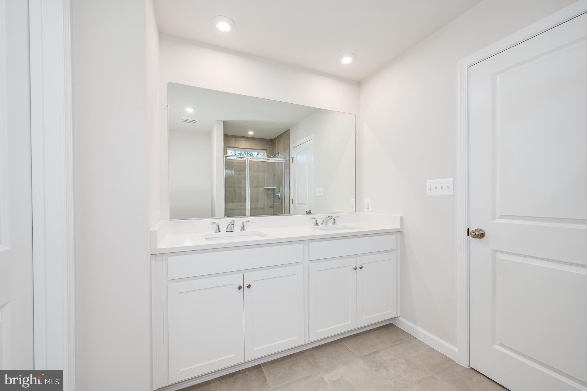 PRESIDENTS POINTE - Residential Lease