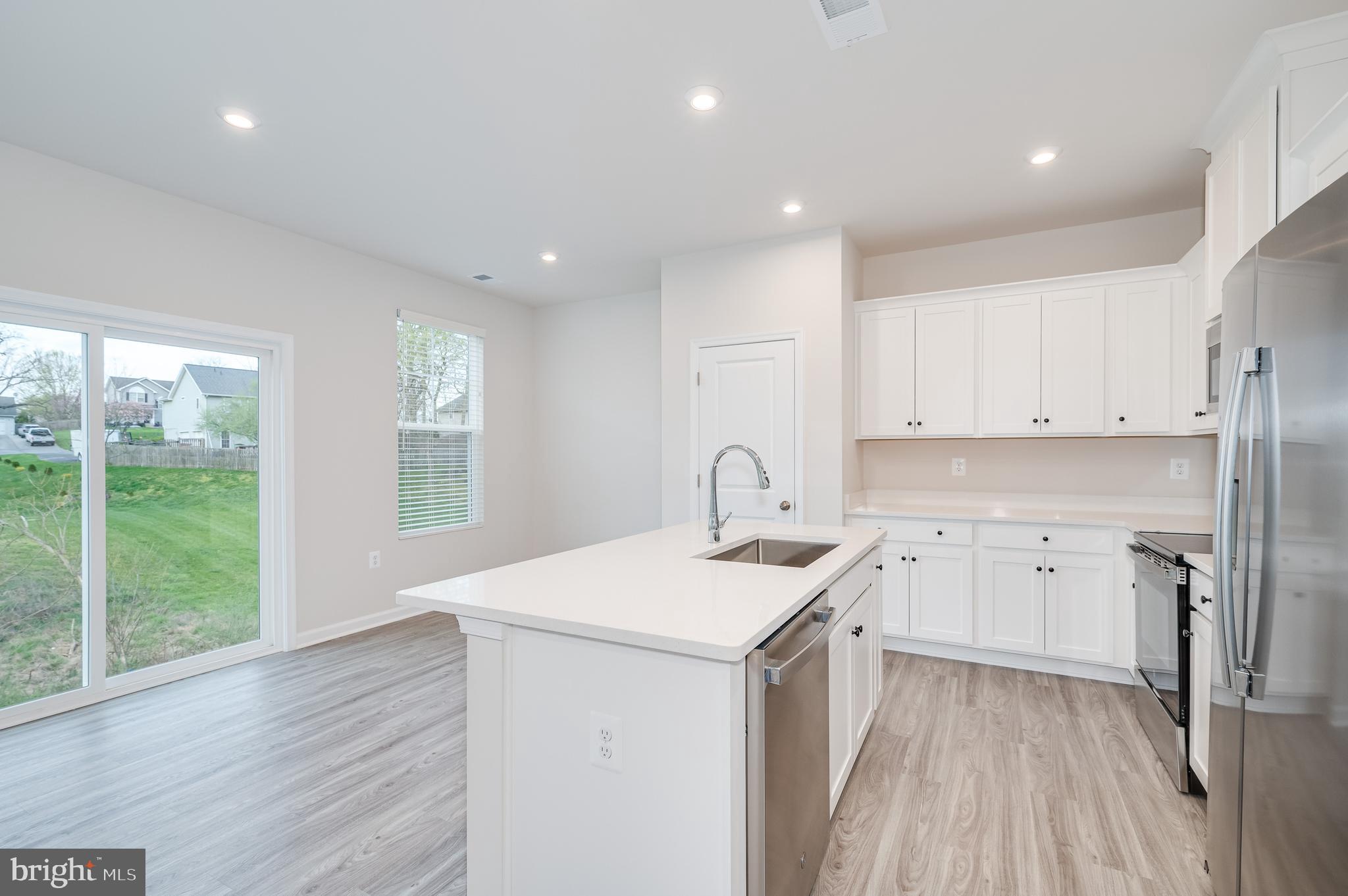 PRESIDENTS POINTE - Residential Lease