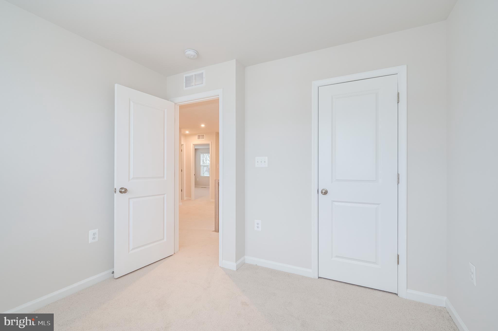 PRESIDENTS POINTE - Residential Lease