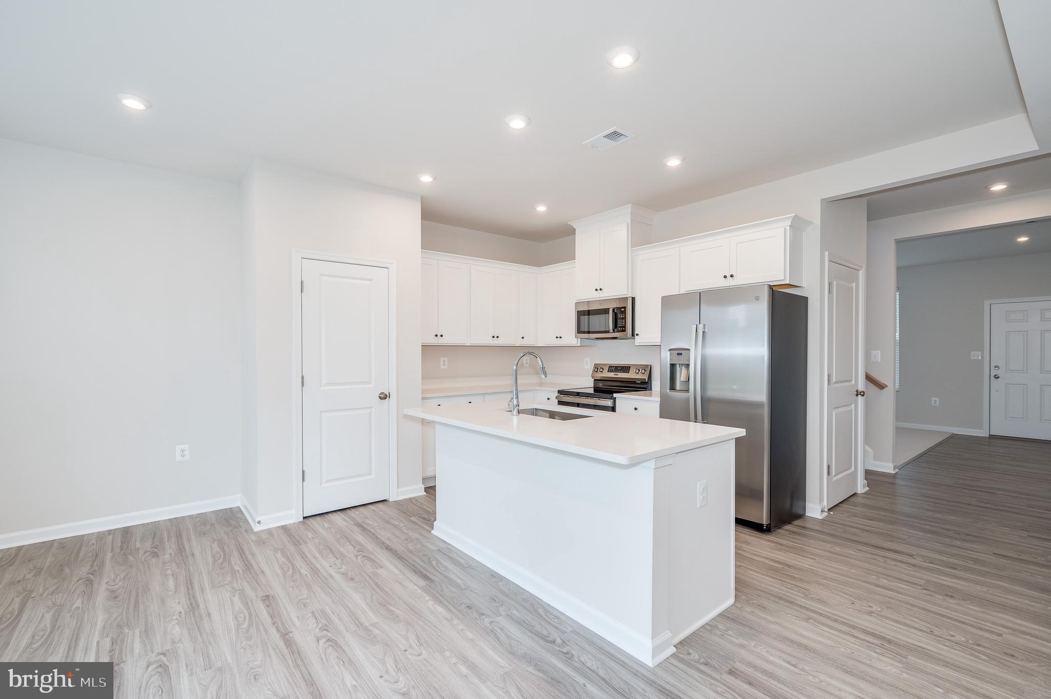 PRESIDENTS POINTE - Residential Lease