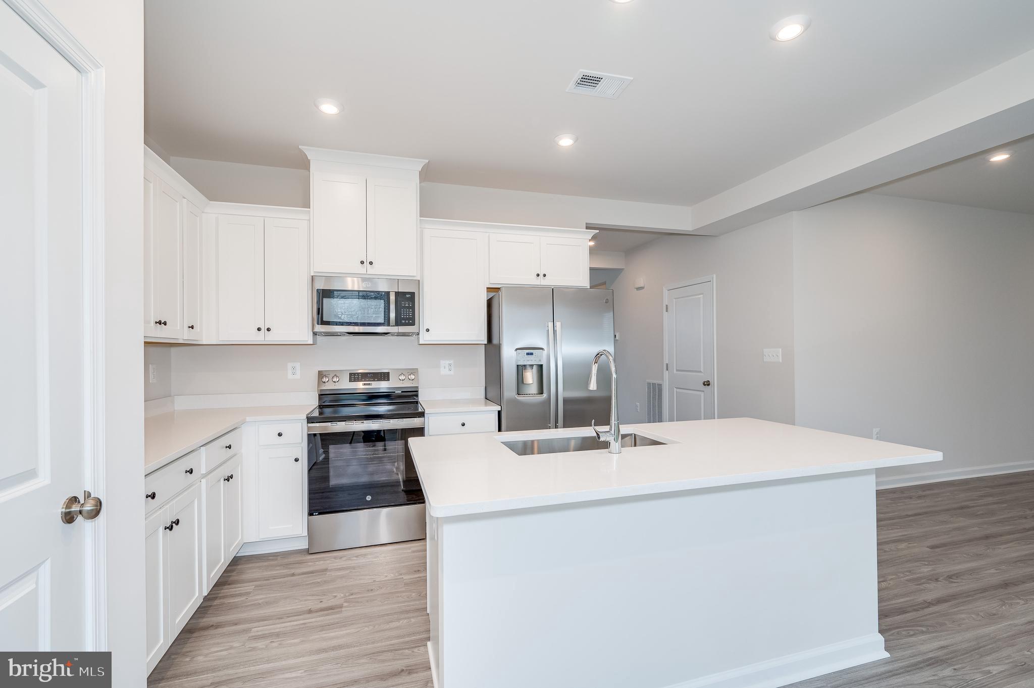 PRESIDENTS POINTE - Residential Lease