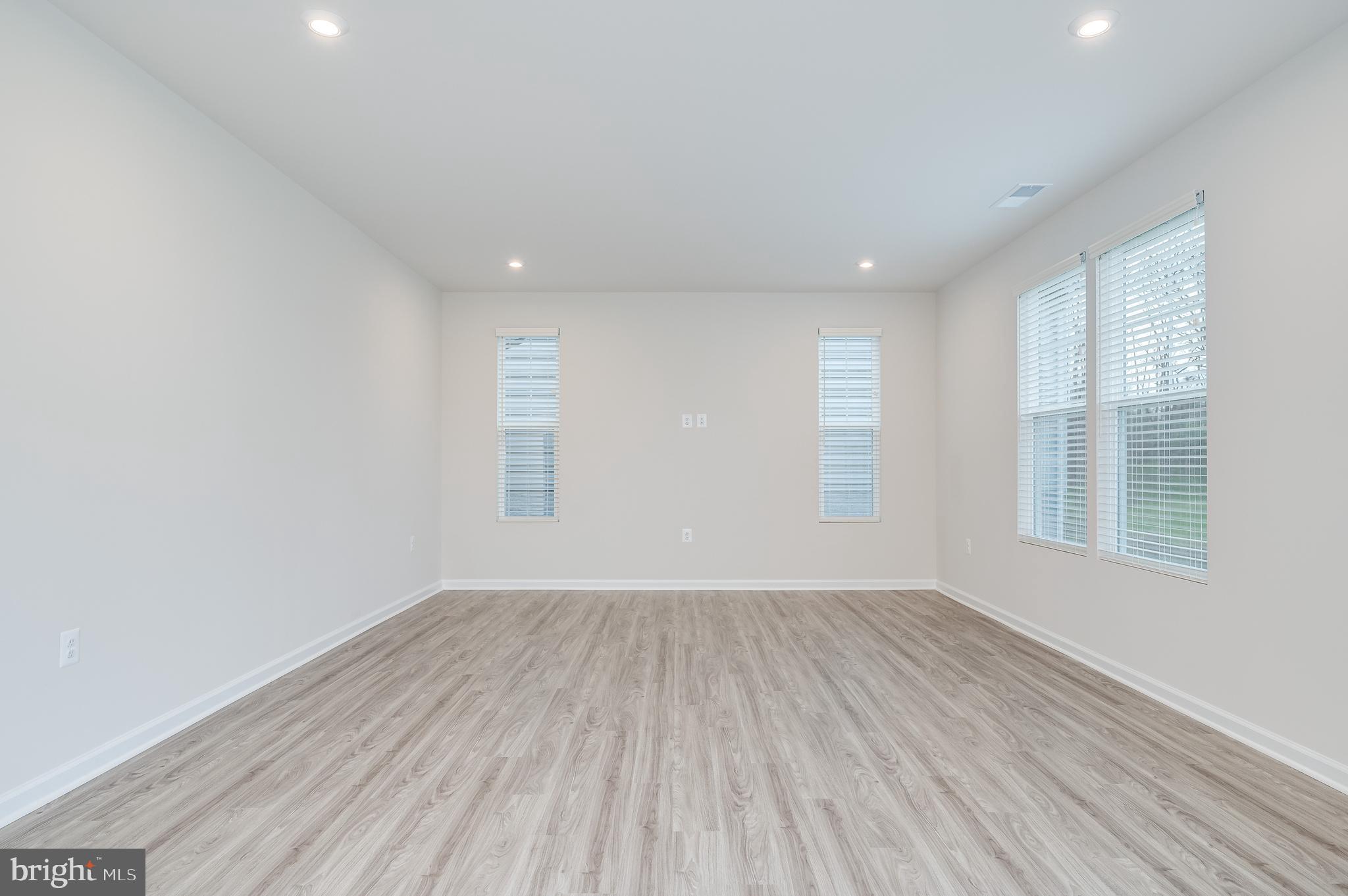 PRESIDENTS POINTE - Residential Lease