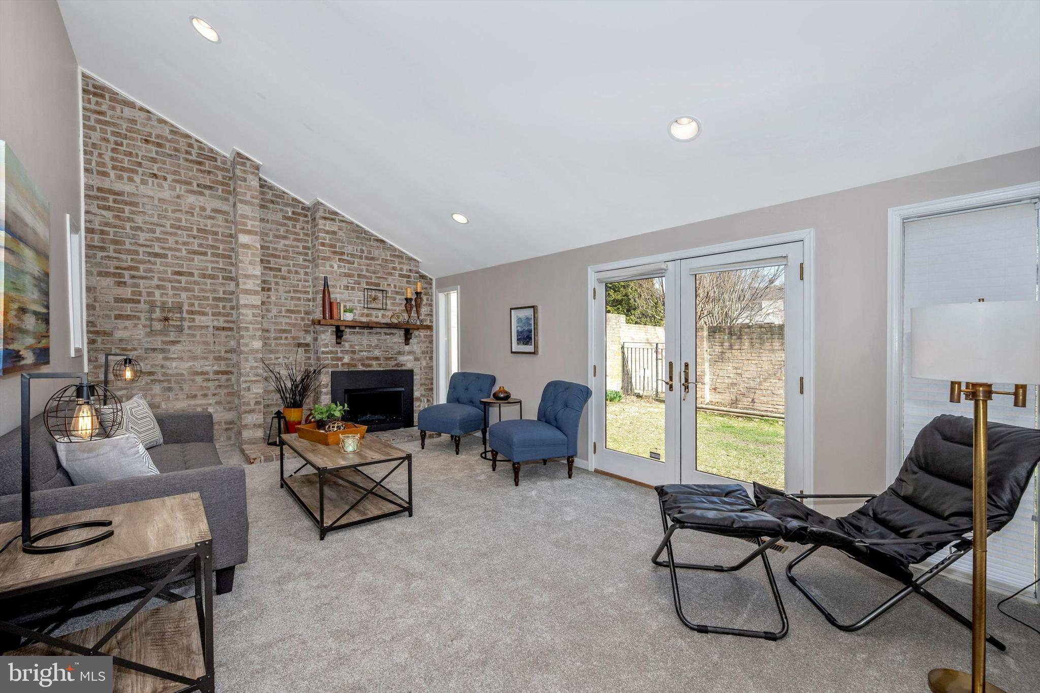 COURTS OF WHETSTONE - Residential