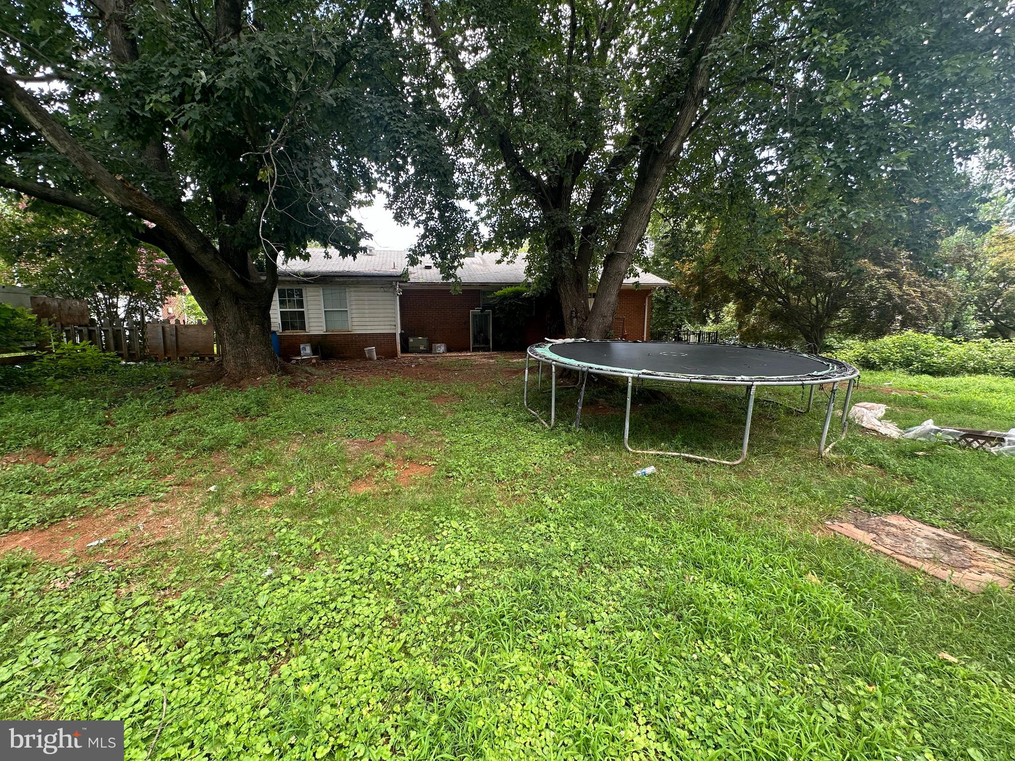 880 HILLTOP DRIVE