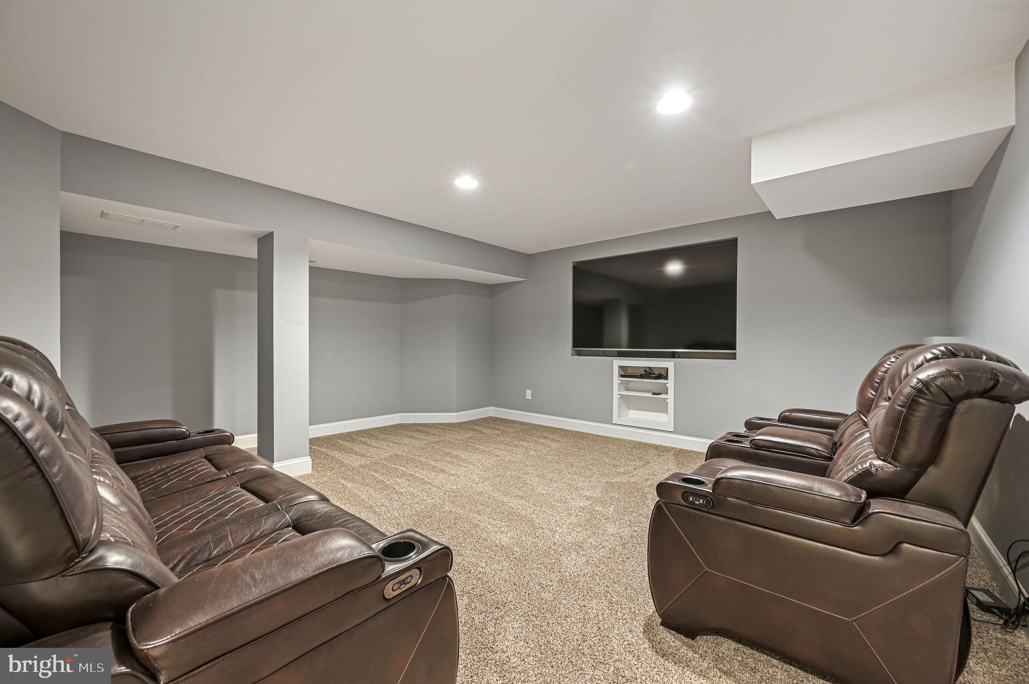 VILLAGEATWILDQUAIL - Residential