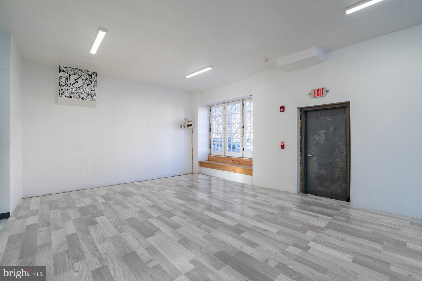 3826 LANCASTER AVENUE COMMERCIAL SPACE
