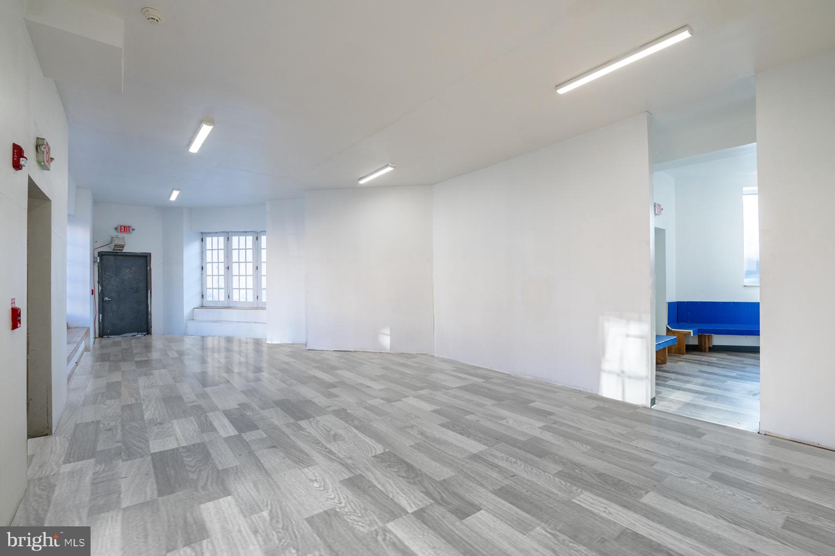 3826 LANCASTER AVENUE COMMERCIAL SPACE