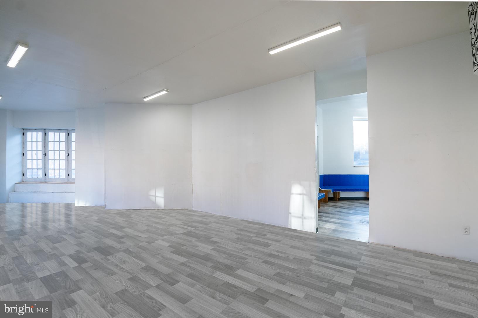 3826 LANCASTER AVENUE COMMERCIAL SPACE
