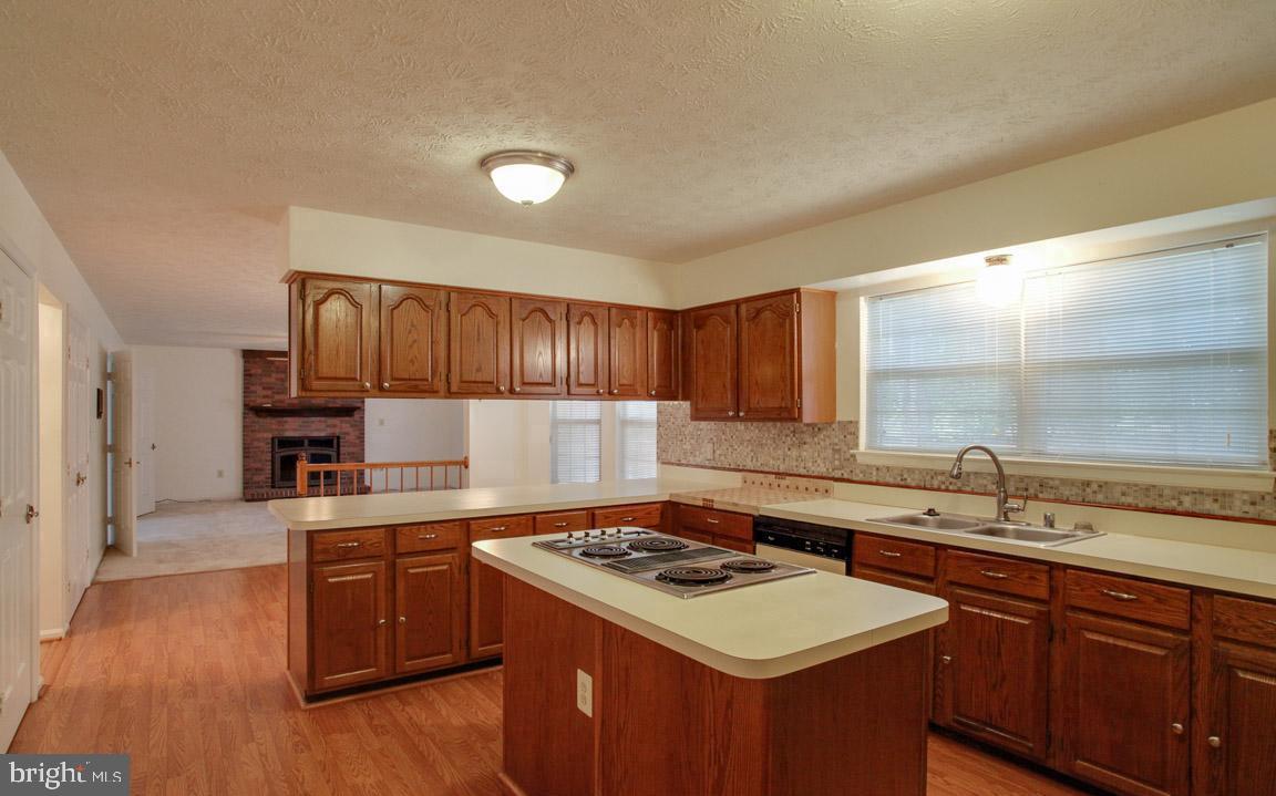 WHITE OAK VILLAGE SUB - Residential Lease