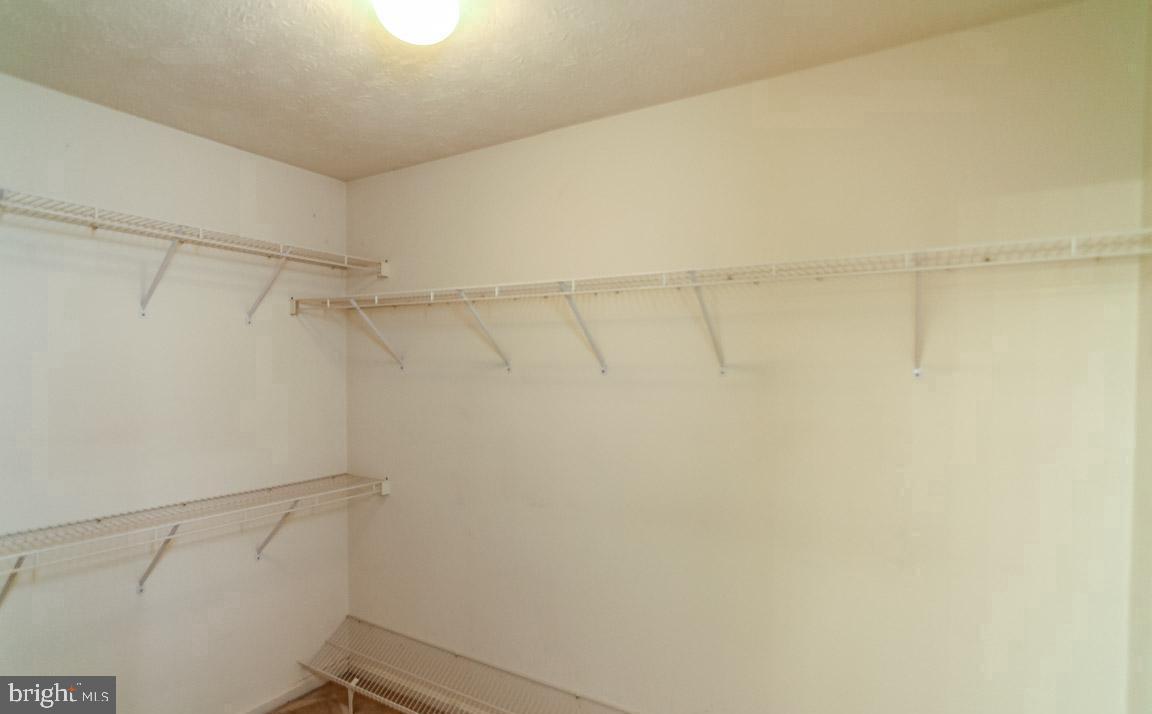 WHITE OAK VILLAGE SUB - Residential Lease