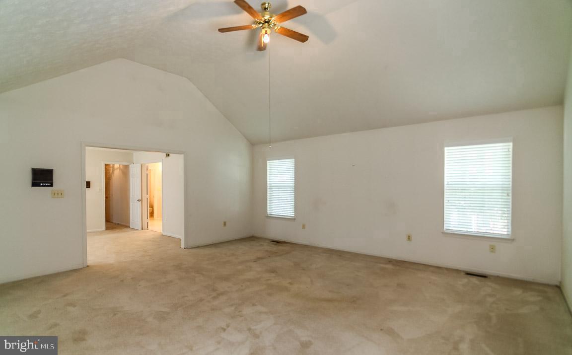 WHITE OAK VILLAGE SUB - Residential Lease