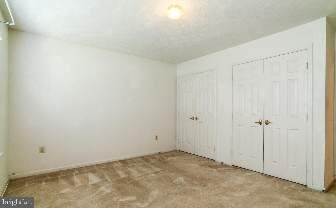 WHITE OAK VILLAGE SUB - Residential Lease