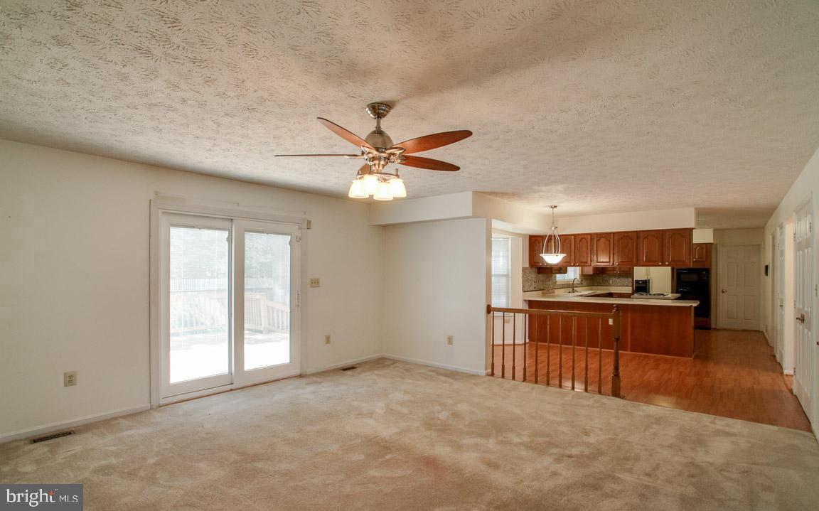 WHITE OAK VILLAGE SUB - Residential Lease