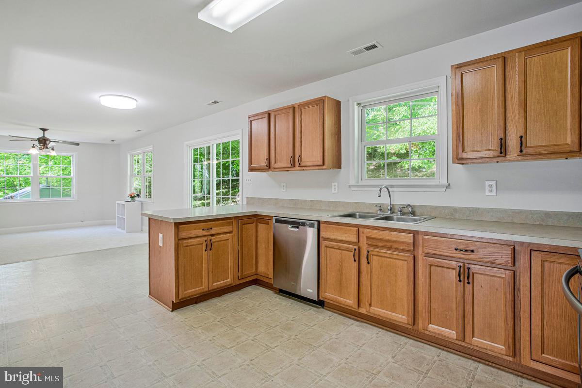 LONG BEACH - Residential