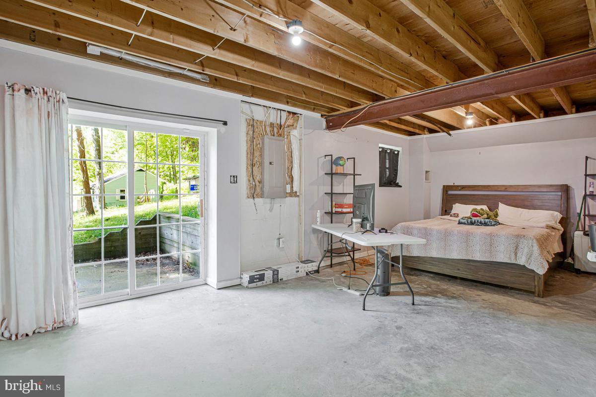 LONG BEACH - Residential