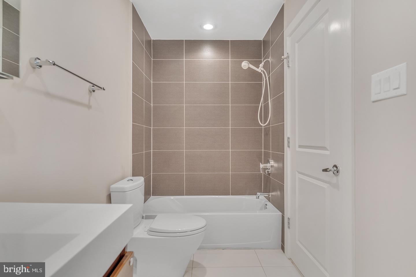 PENNSPORT - Residential Lease