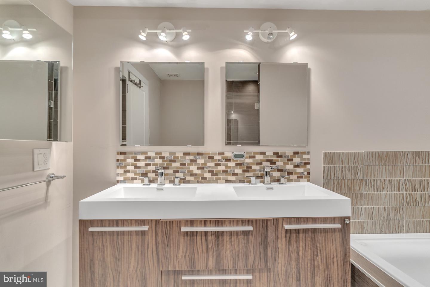 PENNSPORT - Residential Lease