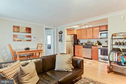 14 S STREET NE 105